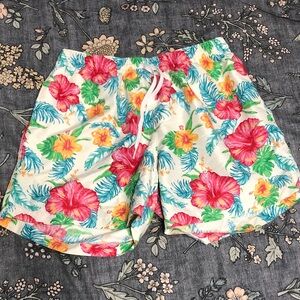 Chubbies 5” Classic Swim Trunk Drawstring Shorts in Bright Floral Men’s Size XL